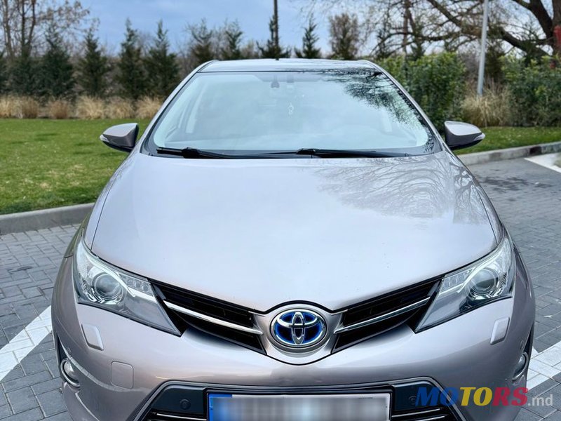 2013' Toyota Auris photo #1