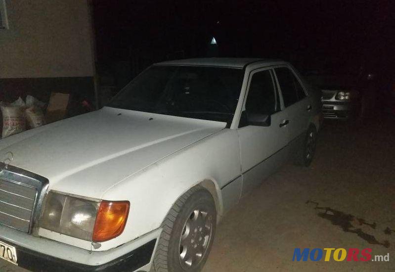 1985' Mercedes-Benz 124 photo #1