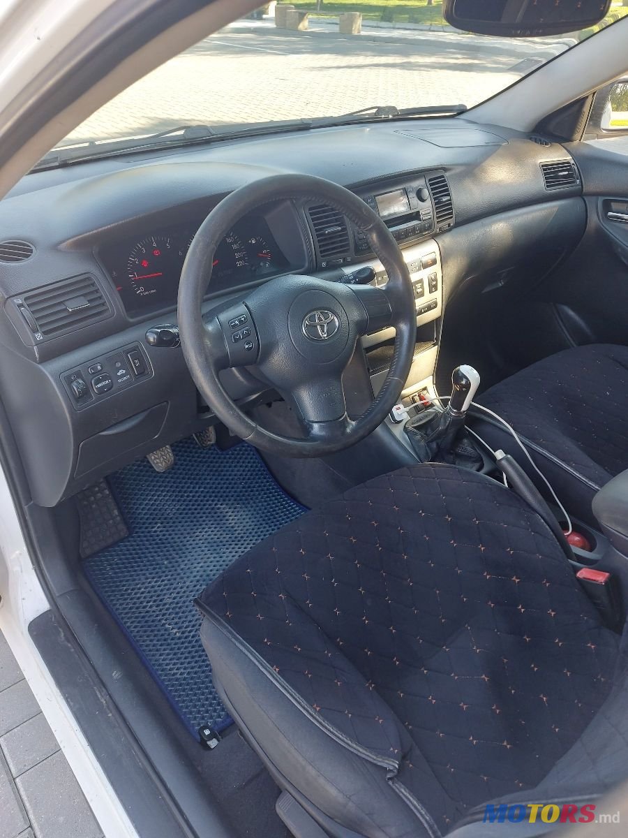 2005' Toyota Corolla photo #3