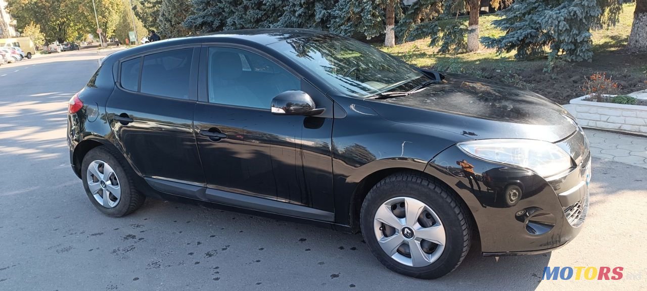 2012' Renault Megane photo #2