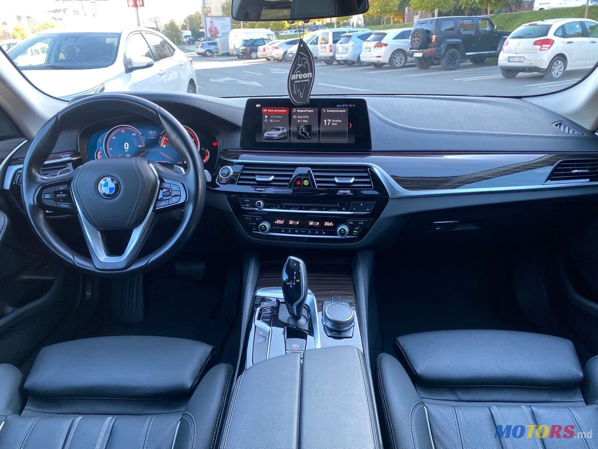 2017' BMW 5 Series photo #3