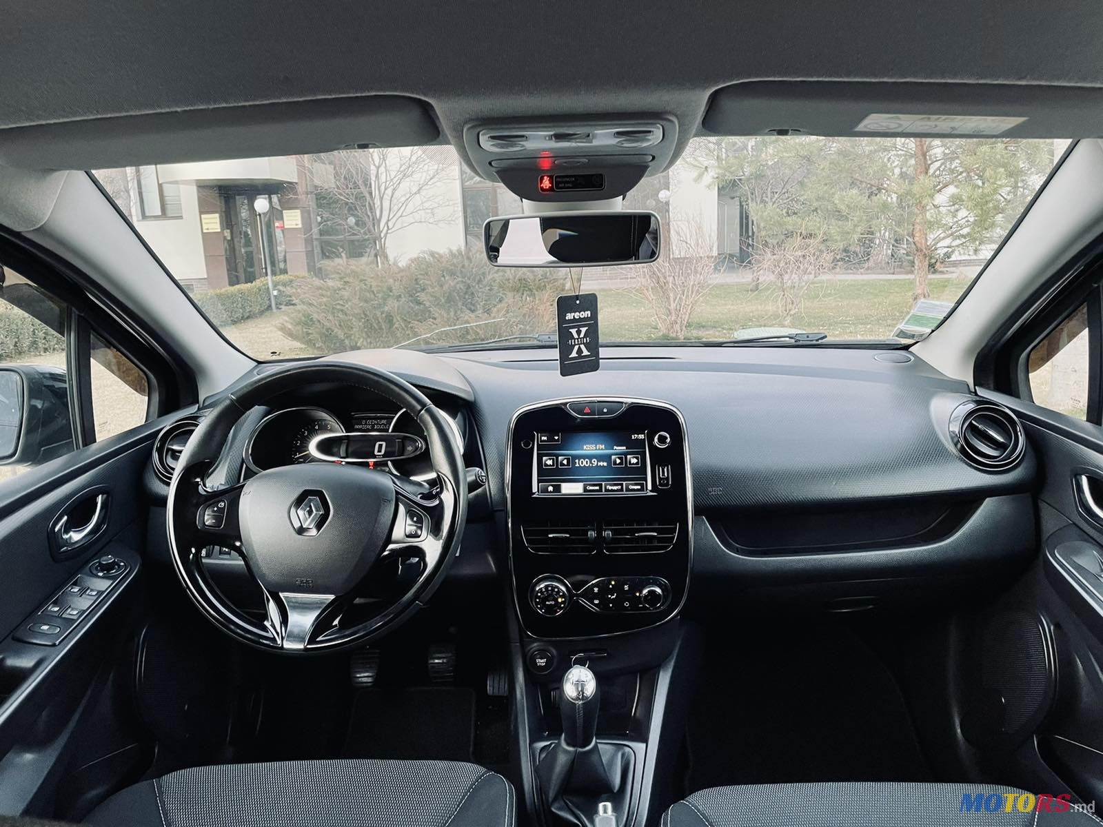 2014' Renault Clio photo #3