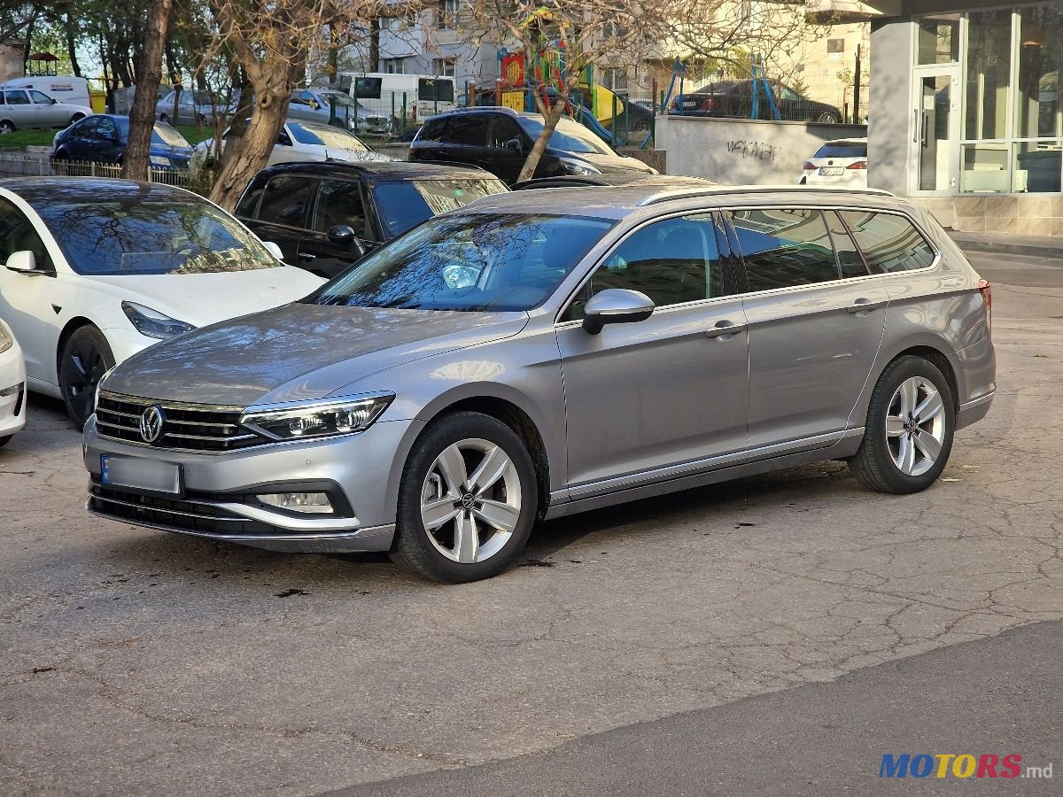2020' Volkswagen Passat photo #2