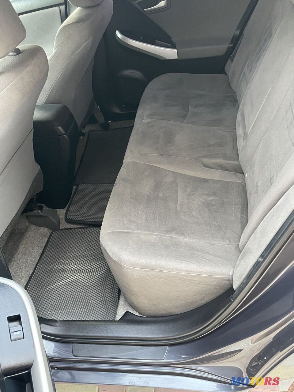 2015' Toyota Prius photo #5