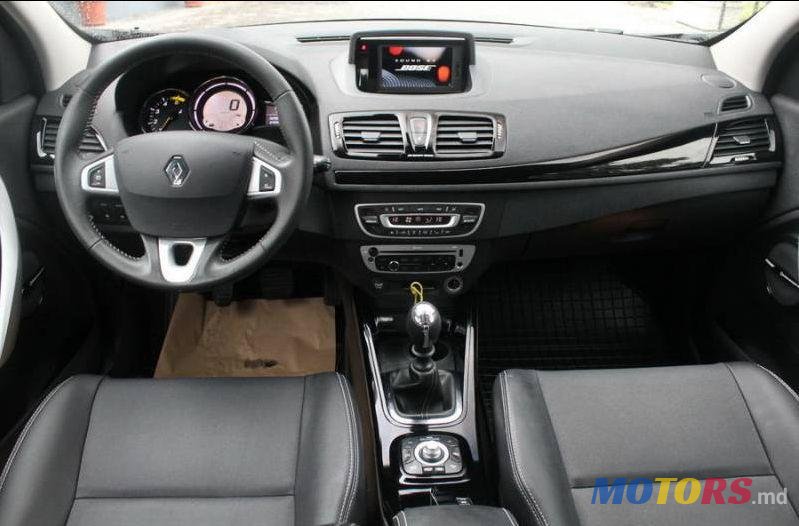 2012' Renault Megane photo #1