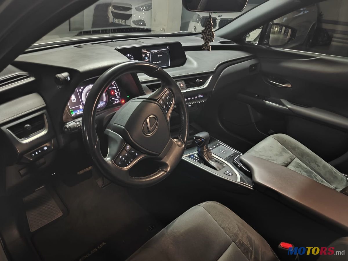 2020' Lexus UX photo #6