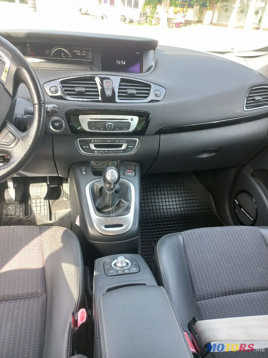2014' Renault Scenic photo #5