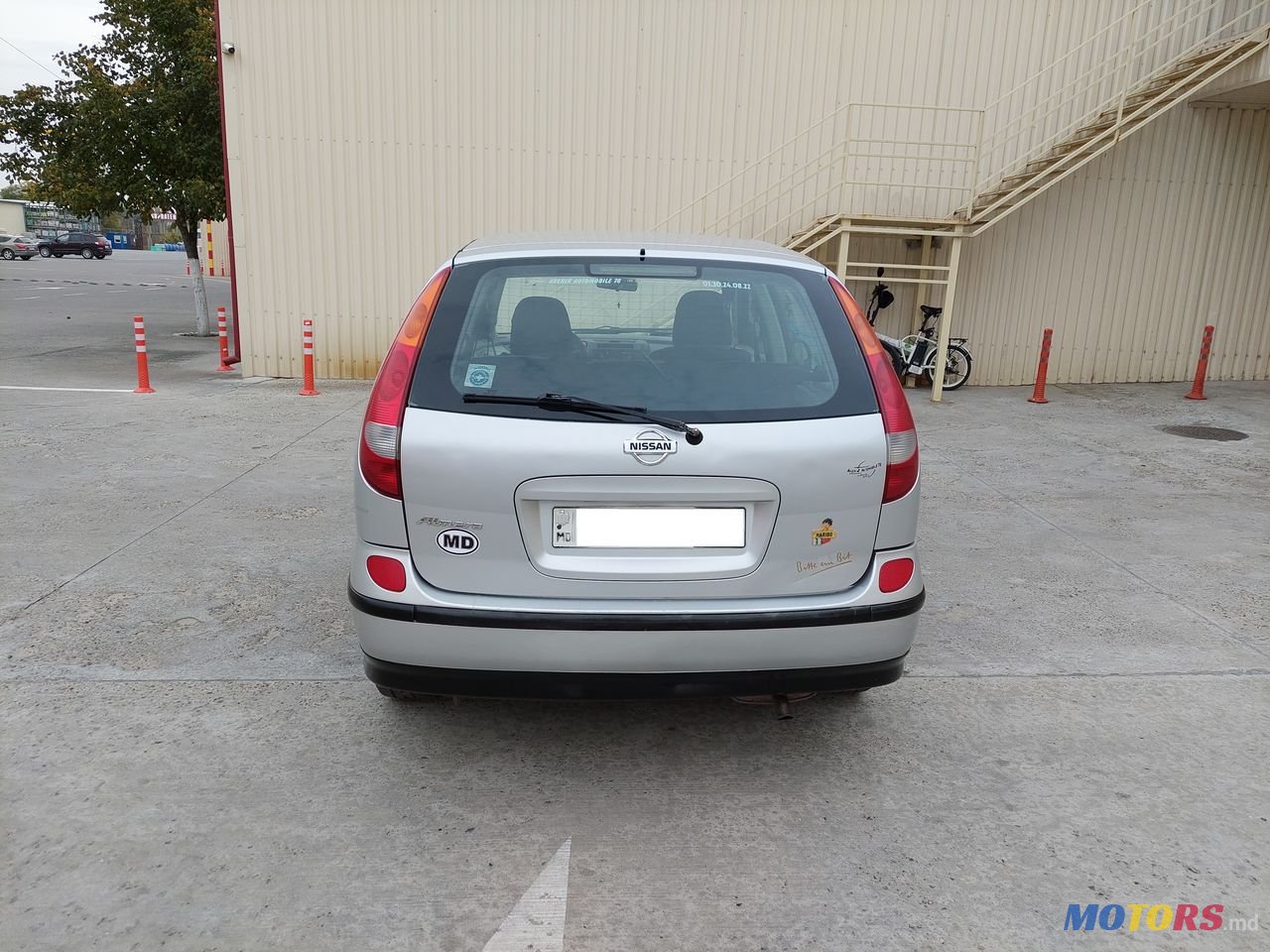 2002' Nissan Almera Tino photo #5