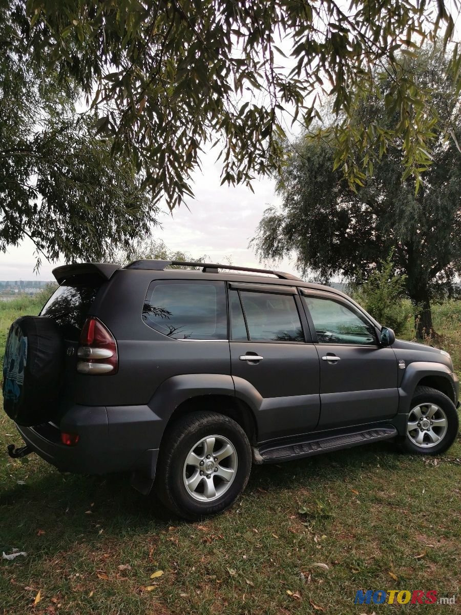 2005' Toyota Land Cruiser Prado photo #5