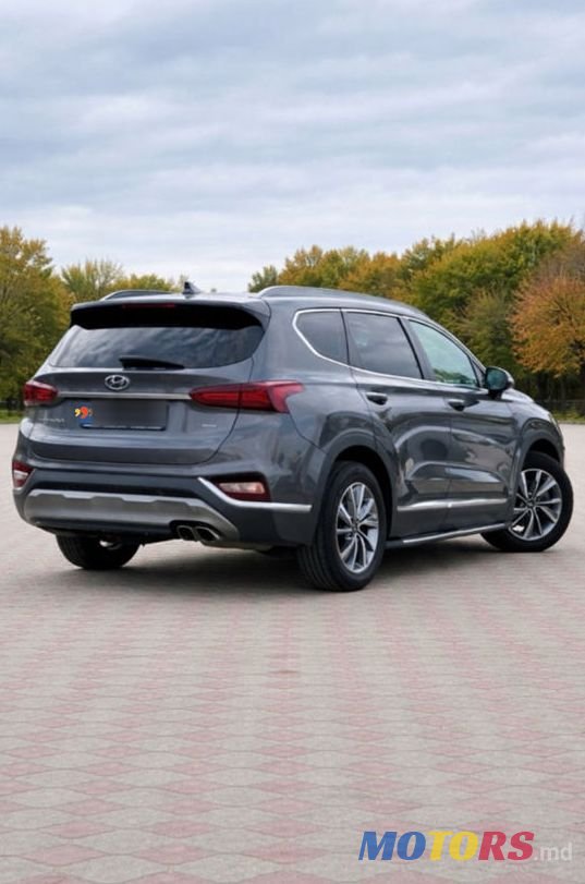 2019' Hyundai Santa Fe photo #2