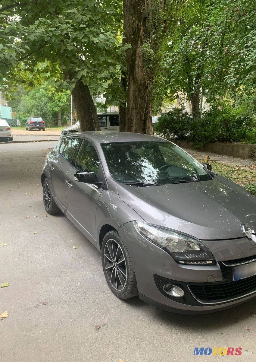 2012' Renault Megane photo #2