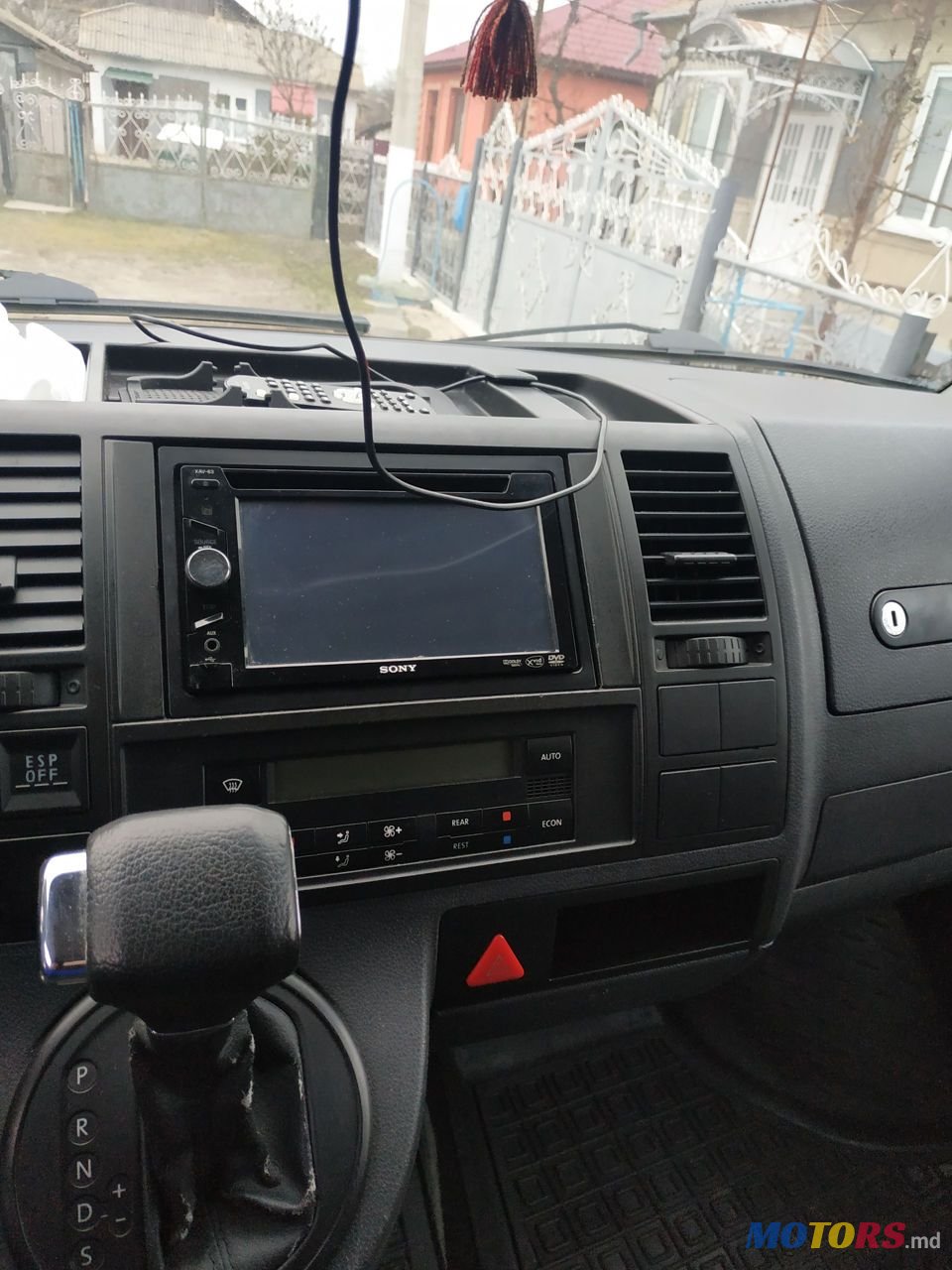 2008' Volkswagen Transporter photo #3