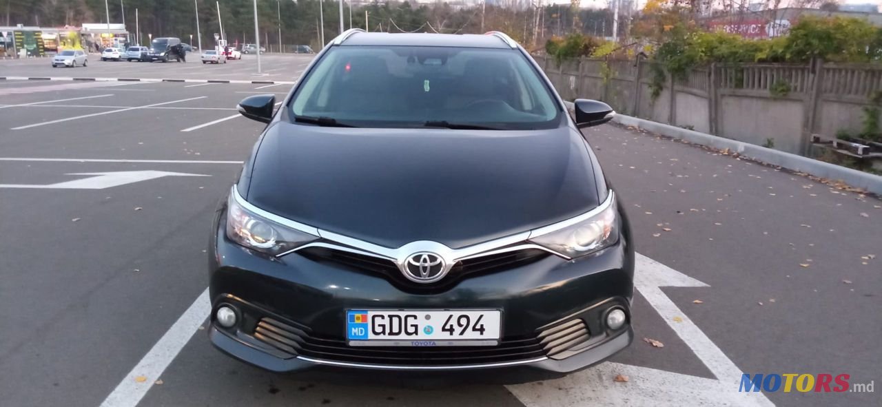 2015' Toyota Auris photo #4
