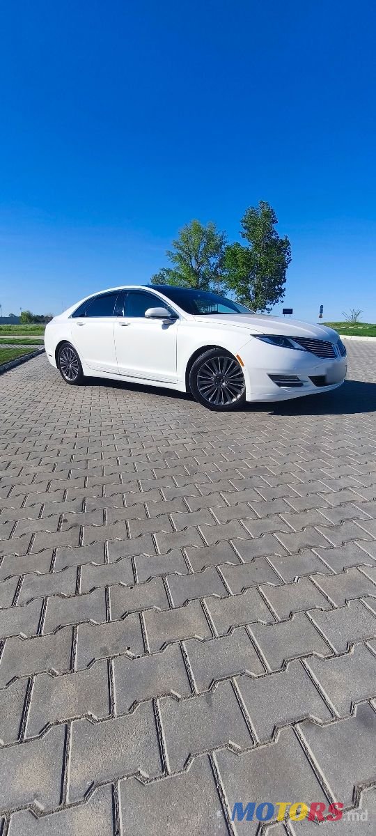 2015' Lincoln MKZ photo #2