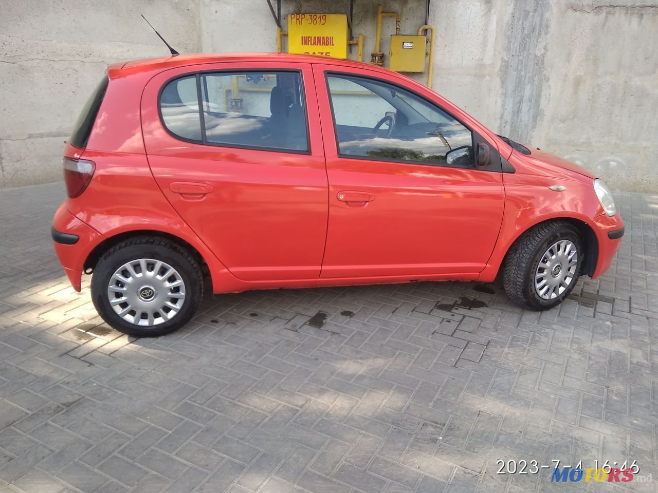 2005' Toyota Yaris photo #2