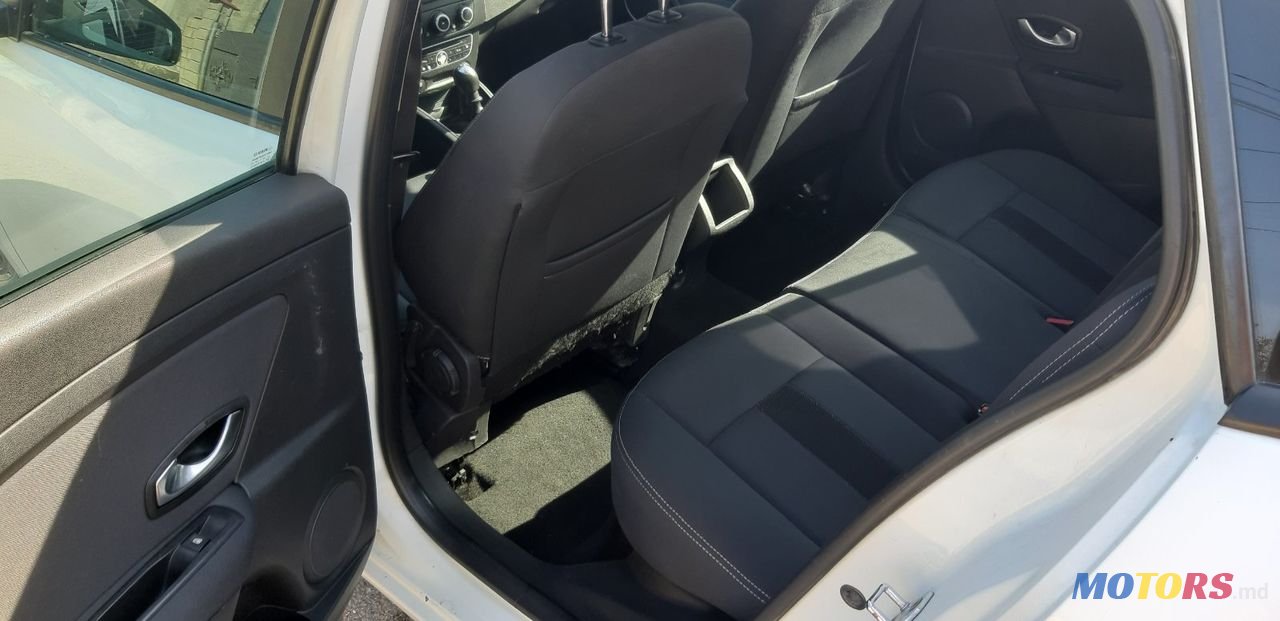 2009' Renault Megane photo #7