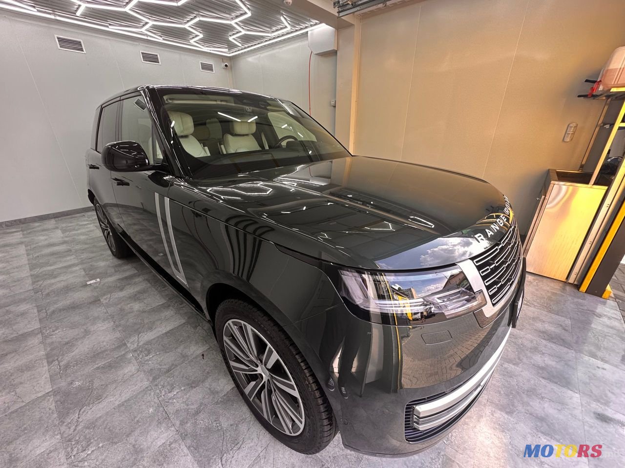 2024' Land Rover Range Rover photo #2