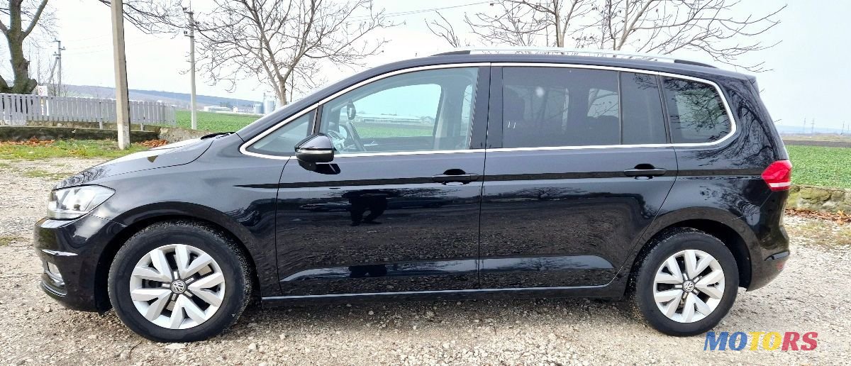 2016' Volkswagen Touran photo #6