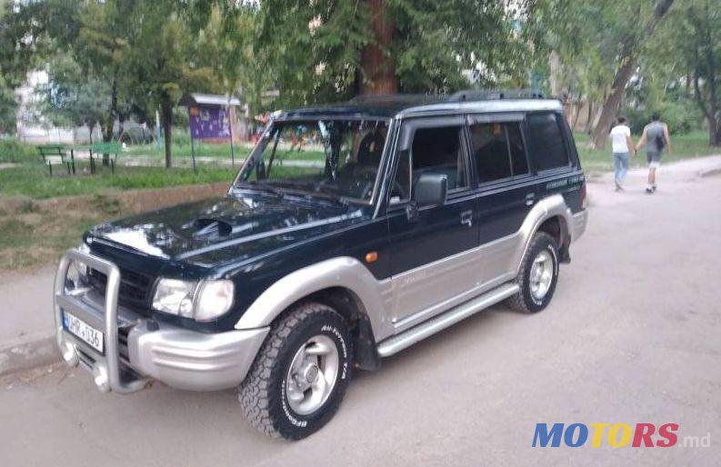 2000' Hyundai Galloper photo #1