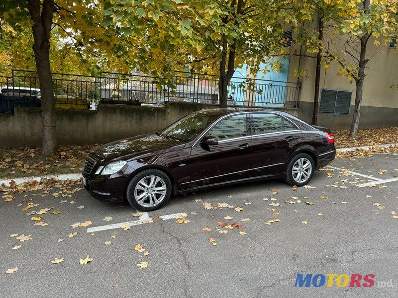 2011' Mercedes-Benz E-Class photo #2