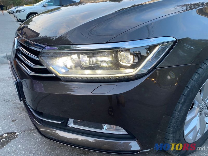 2015' Volkswagen Passat photo #6