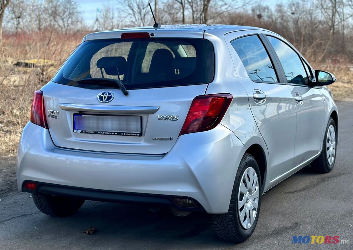 2015' Toyota Yaris photo #4