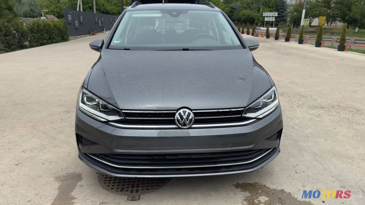 2018' Volkswagen Golf Sportsvan photo #1