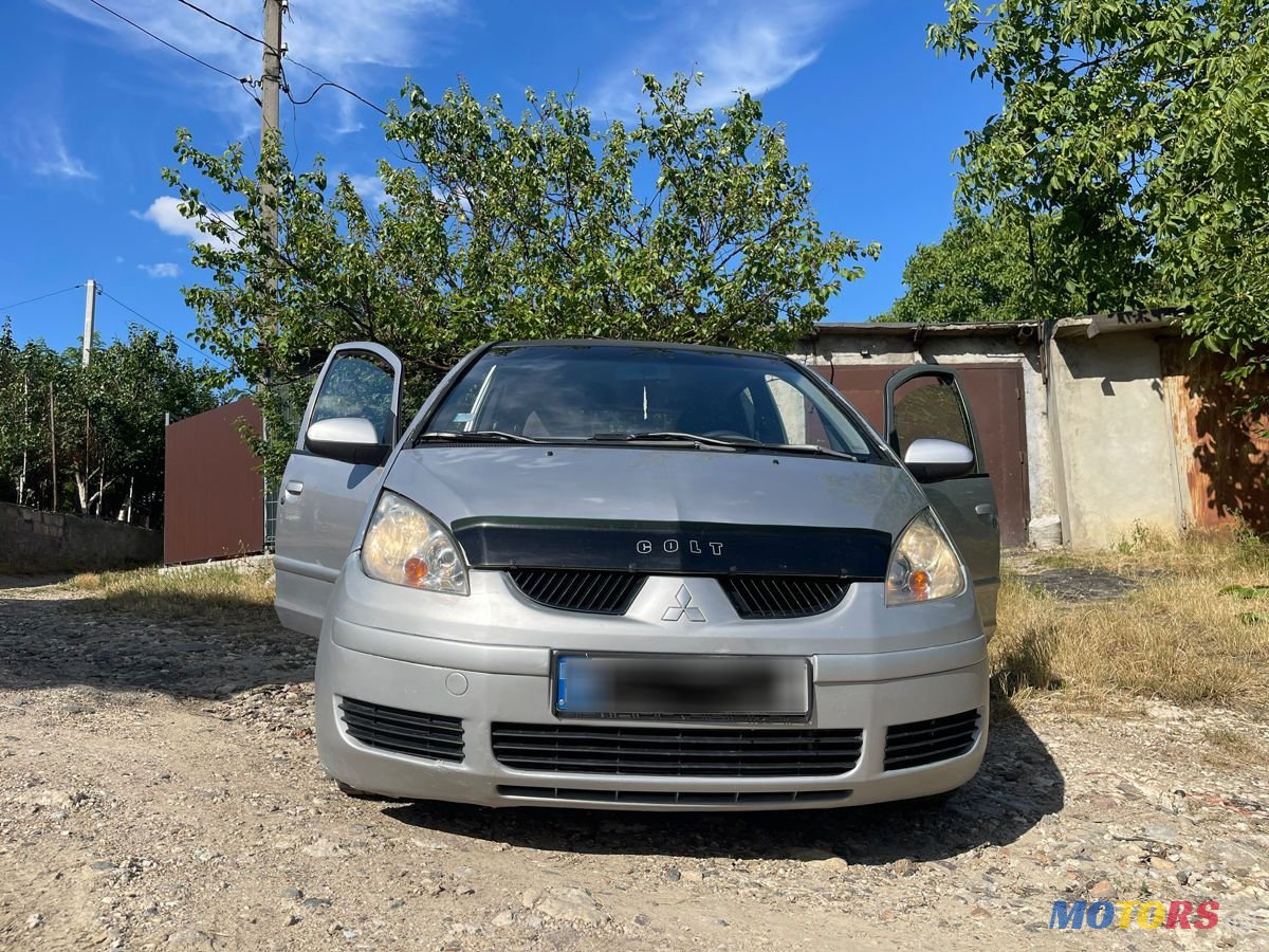 2006' Mitsubishi Colt photo #2