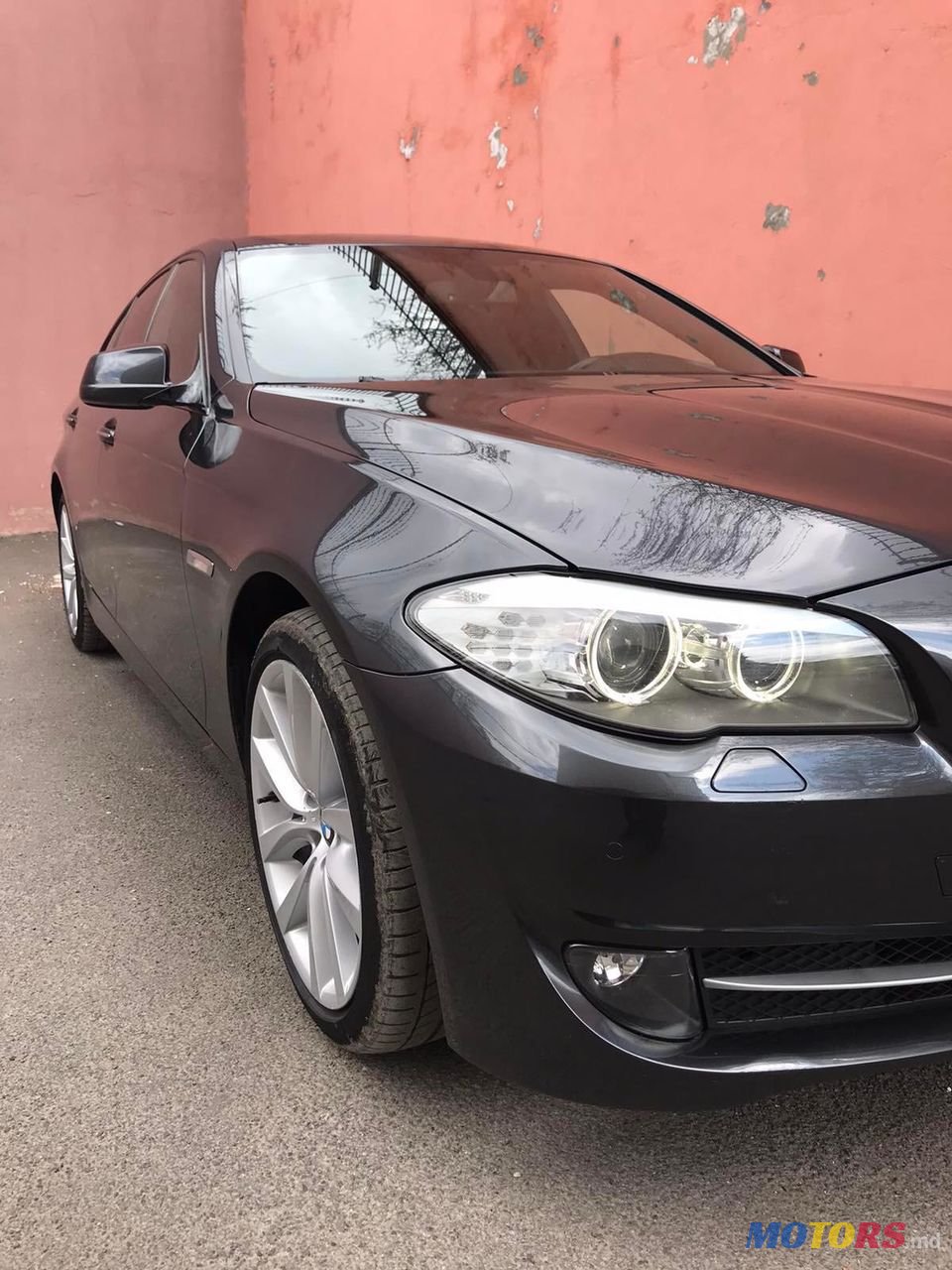 2012' BMW 5 Series photo #1