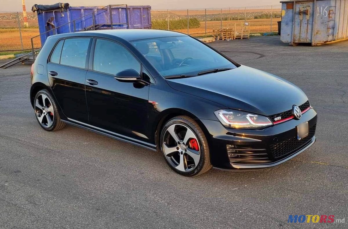 2017' Volkswagen Golf photo #3
