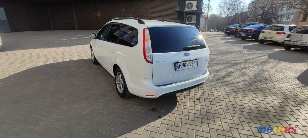 2009' Ford Focus photo #3