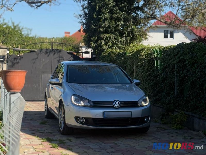 2011' Volkswagen Golf photo #1
