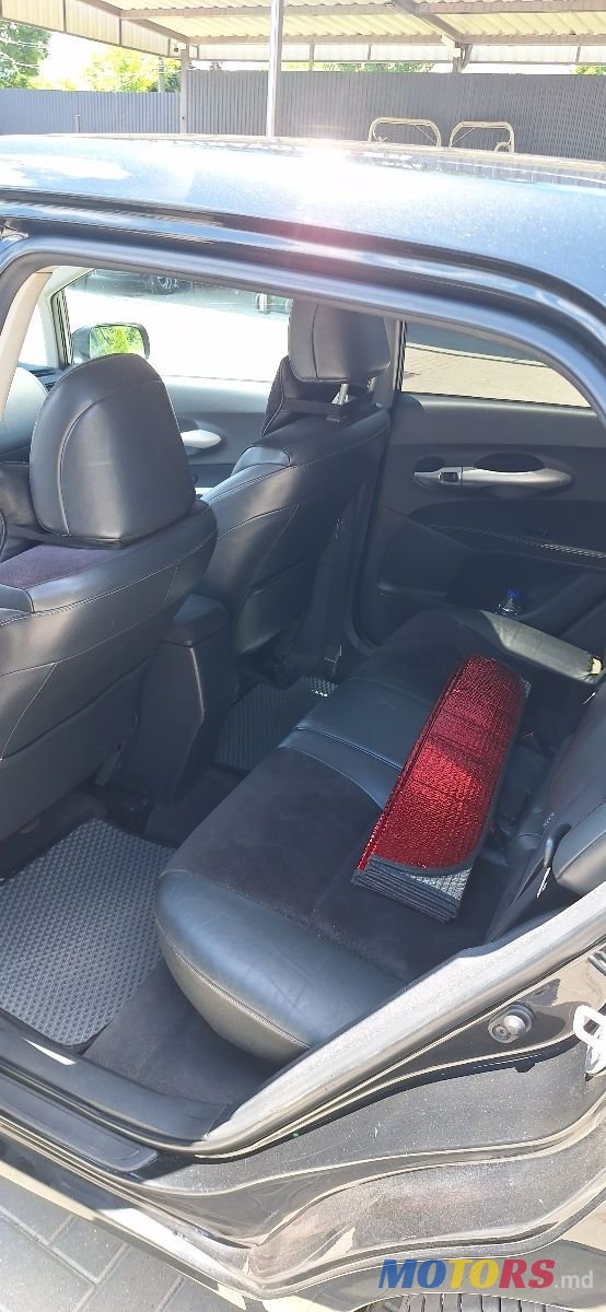 2011' Toyota Auris photo #5