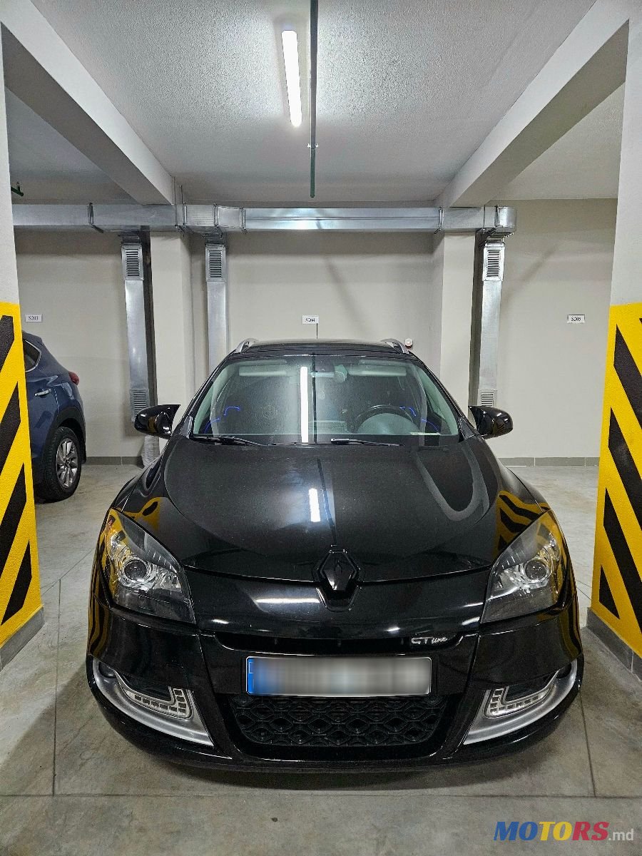 2013' Renault Megane photo #1