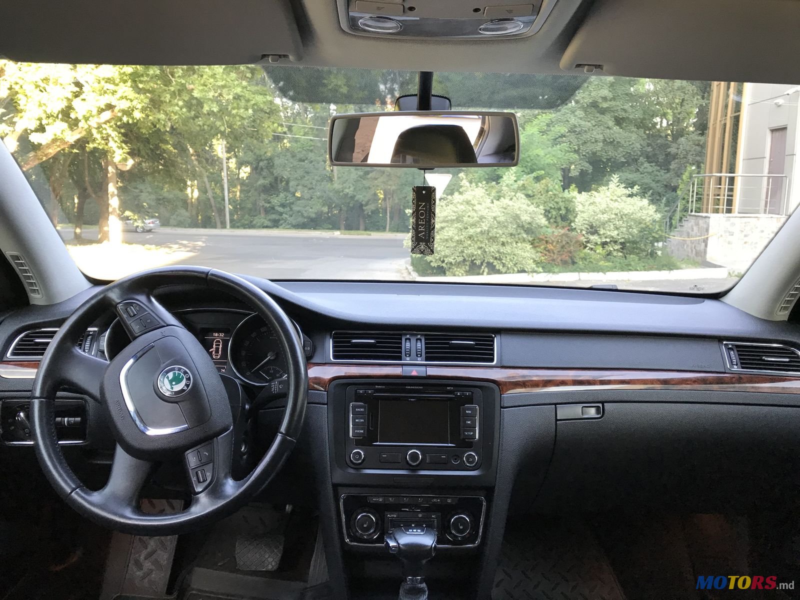 2012' Skoda Superb photo #3