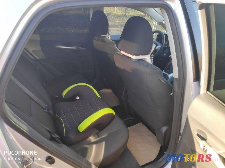 2010' Toyota Auris photo #5