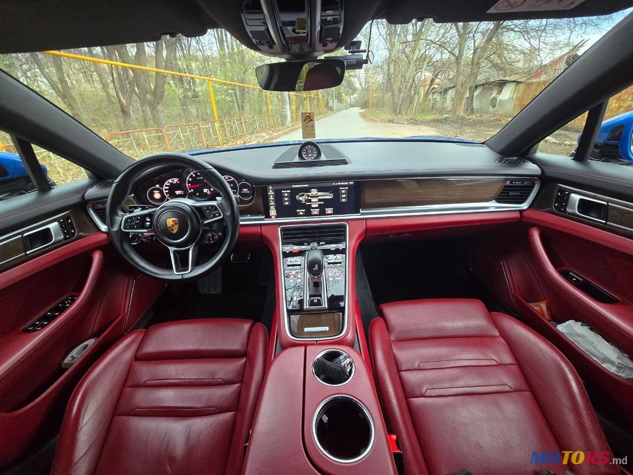 2017' Porsche Panamera photo #4