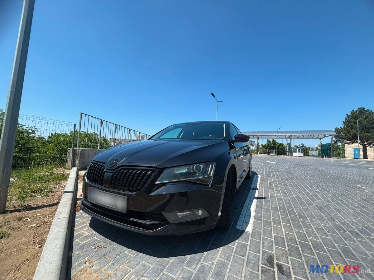 2016' Skoda Superb photo #4