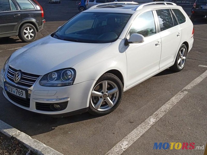 2009' Volkswagen Golf photo #2