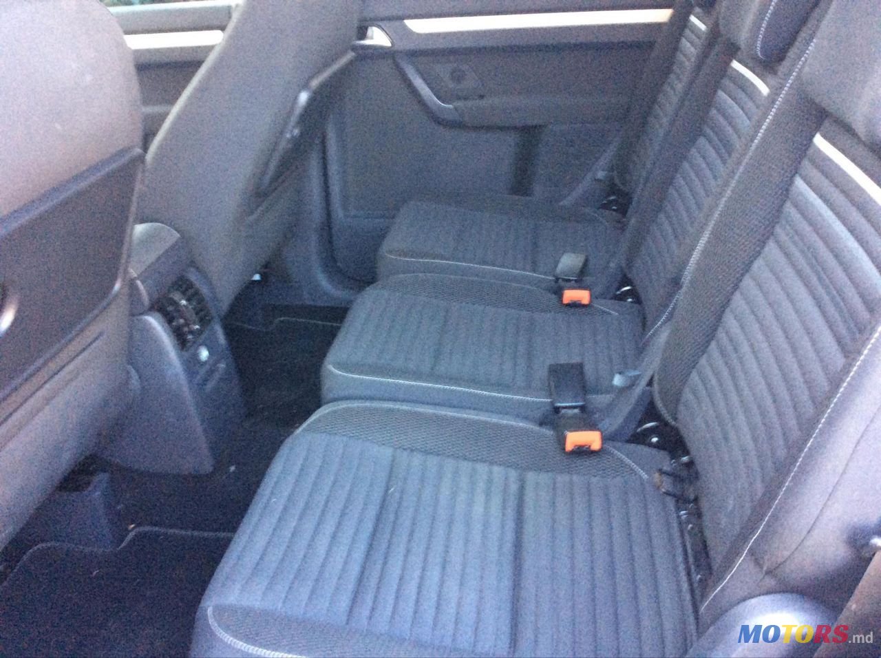 2014' Volkswagen Touran photo #5