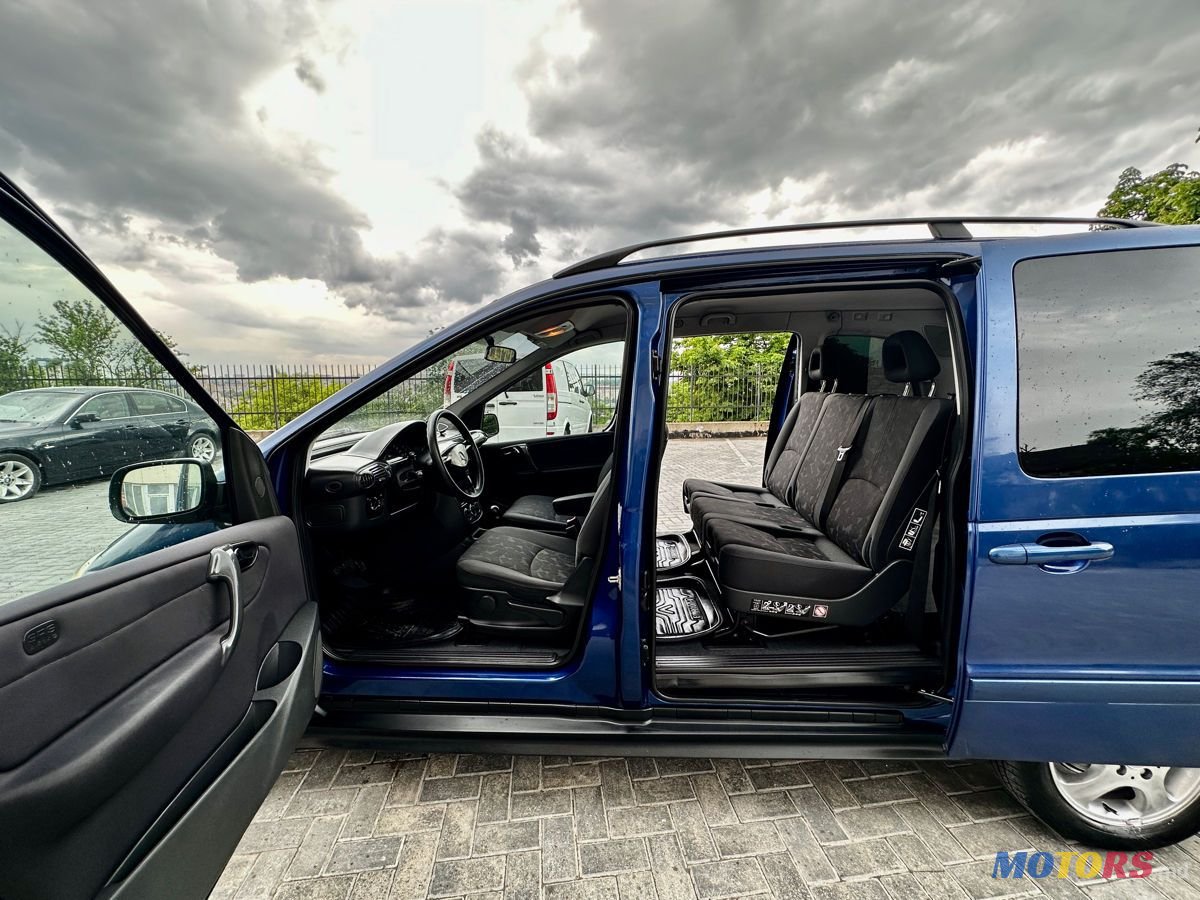 2005' Mercedes-Benz Vaneo photo #5