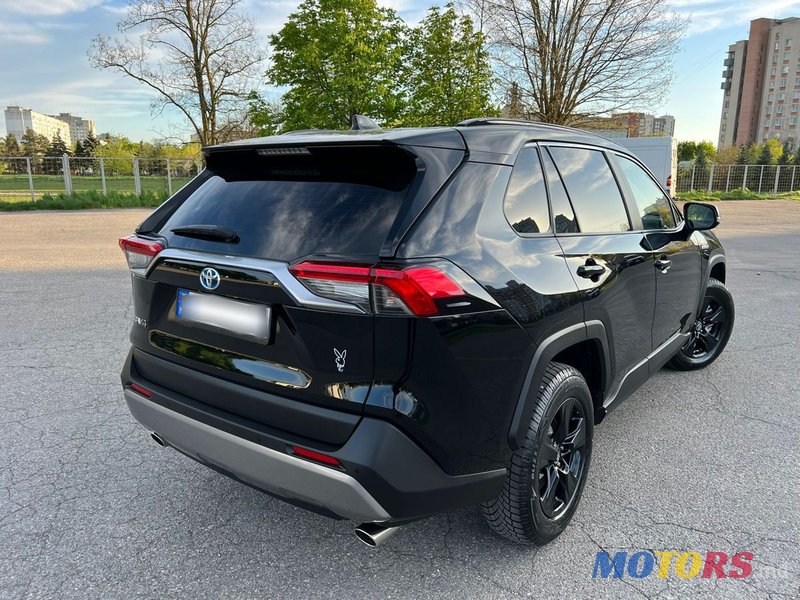 2019' Toyota RAV4 photo #5