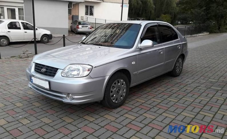 2004' Hyundai Accent photo #3