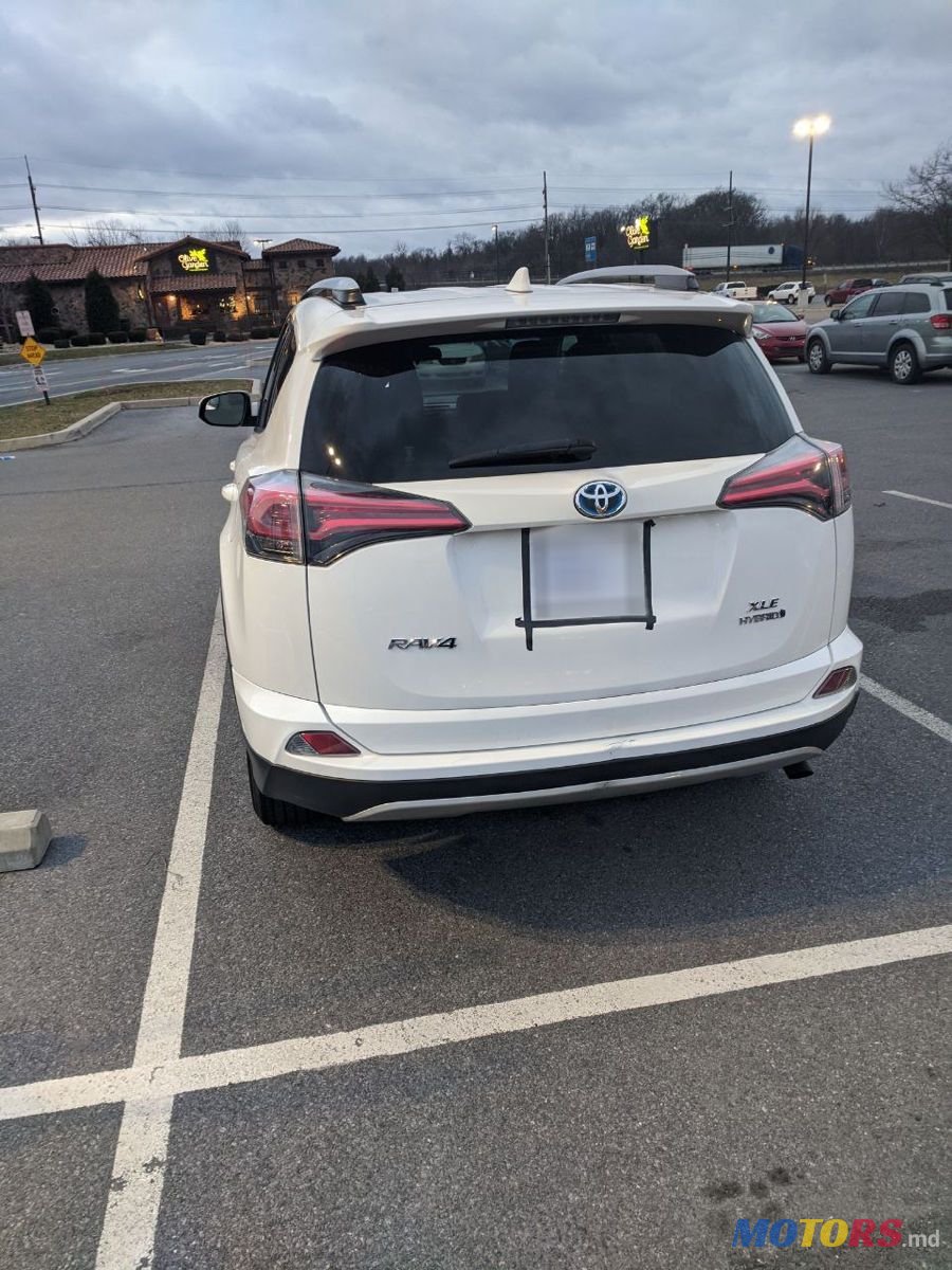 2017' Toyota RAV4 photo #2