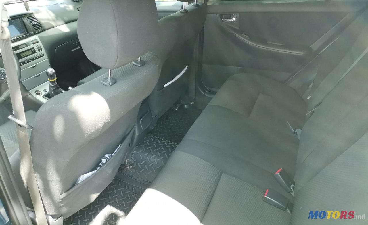 2005' Toyota Corolla photo #2