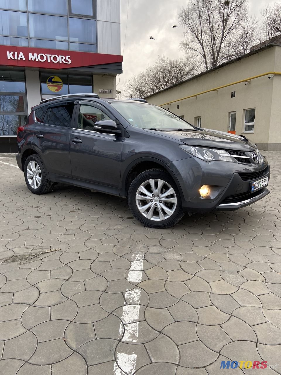 2013' Toyota RAV4 photo #3