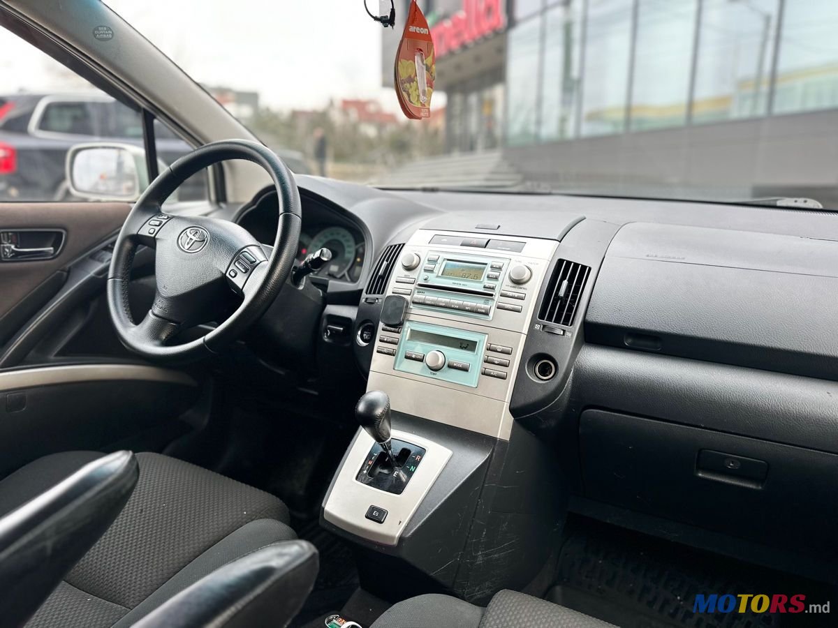 2005' Toyota Corolla Verso photo #6