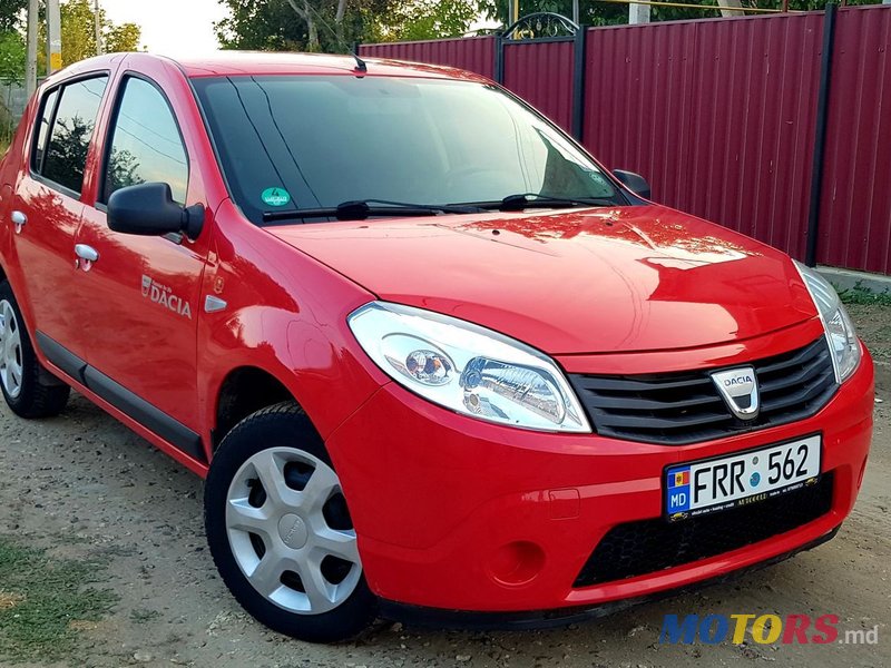 2012' Dacia Sandero photo #2