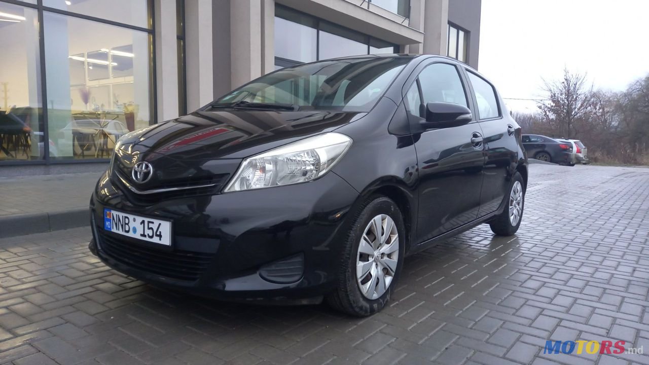 2012' Toyota Yaris photo #2