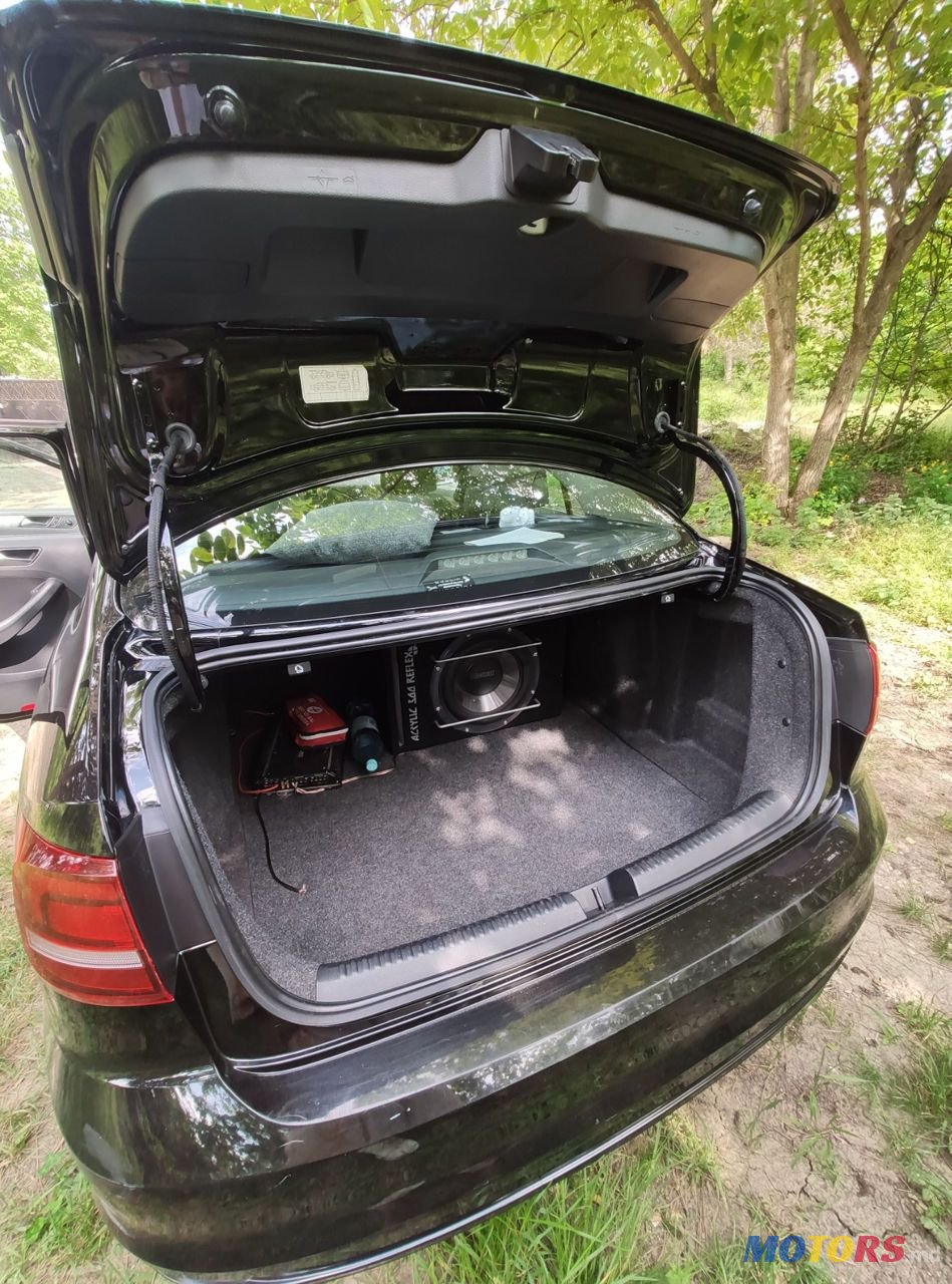 2015' Volkswagen Jetta photo #6